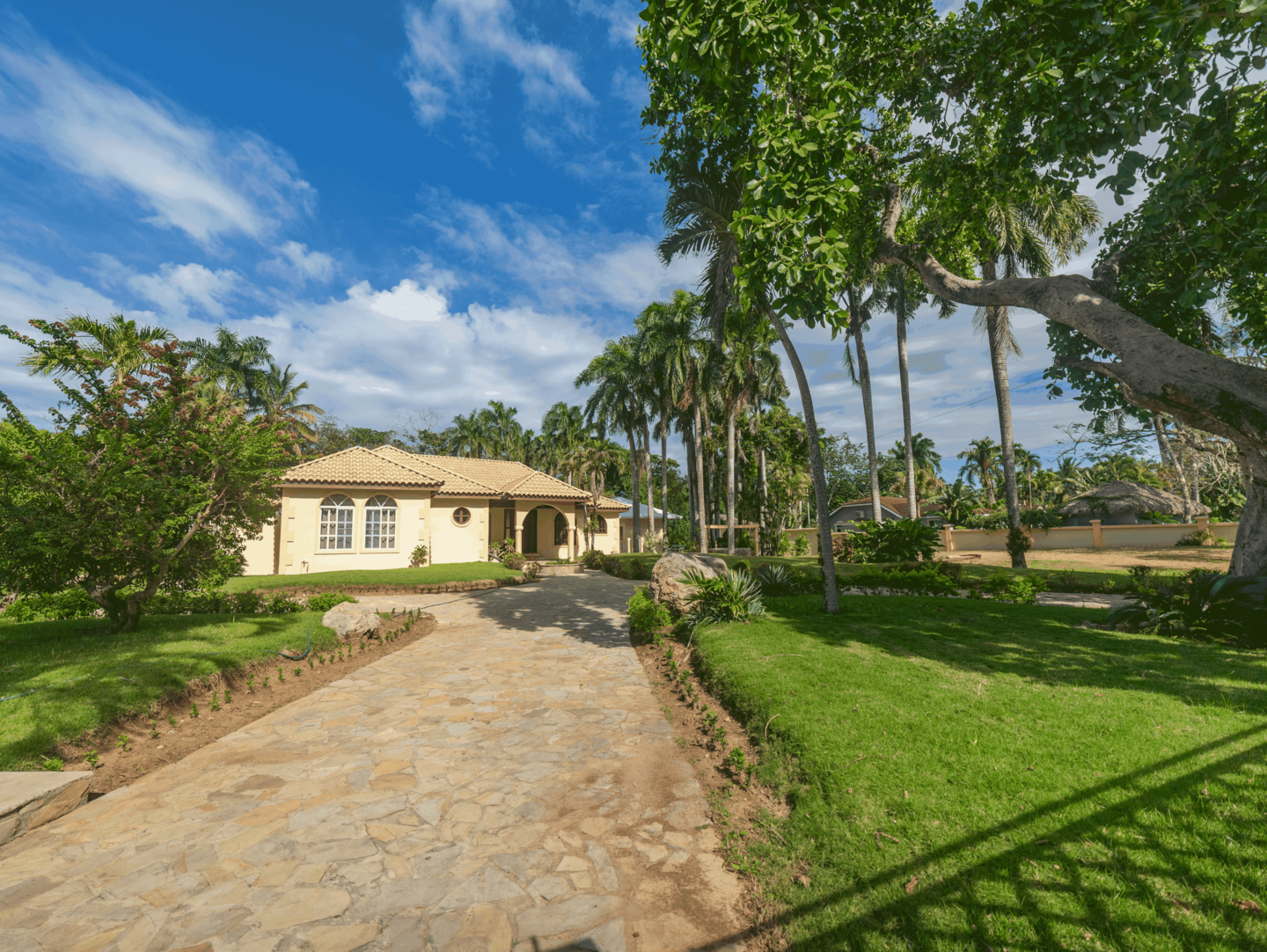 2, Casati Pearl House, Big house with private pool!, Sosua