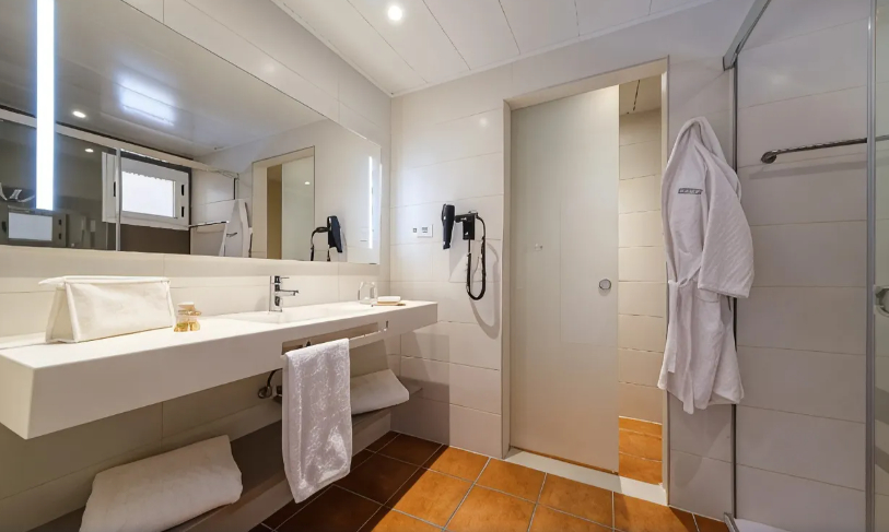 Bathroom 5, Oassium Hotel - Adults Only, Tarragona