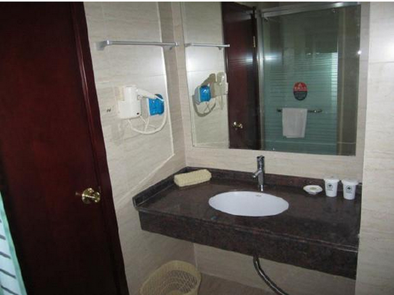 Bathroom, GreenTree Inn (Yingtan Railway Station), Yingtan