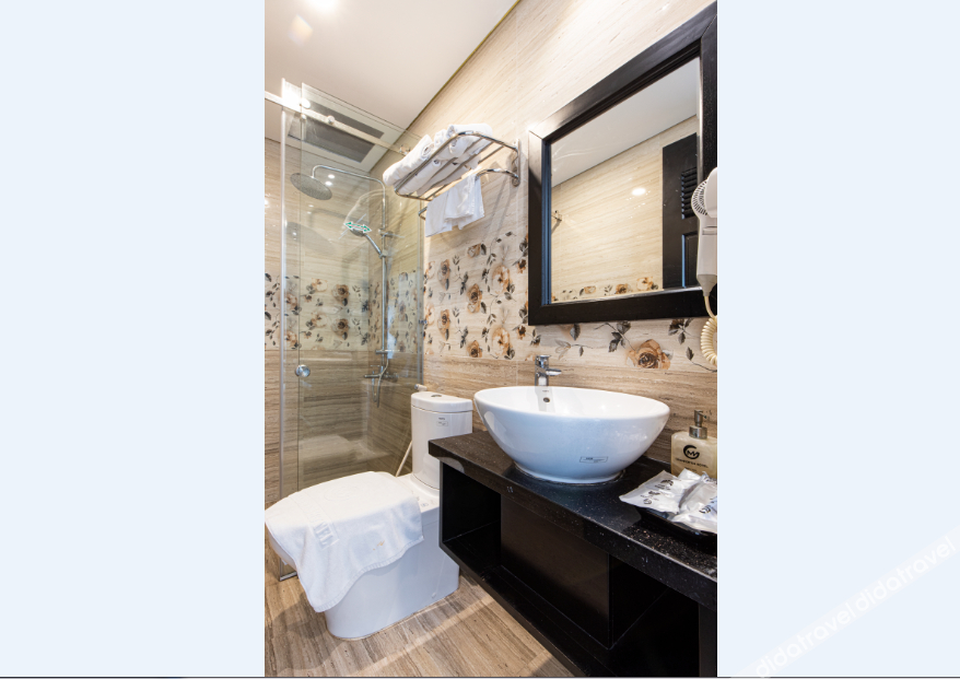 Bathroom, J&B Hotel & Apartment, Da Nang