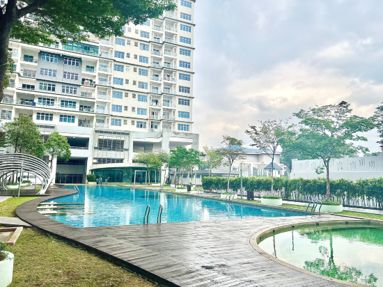 3, Puchong SkyPod Residence 1-10pax next to IOI Mall Wi-Fi MRT, Puchong