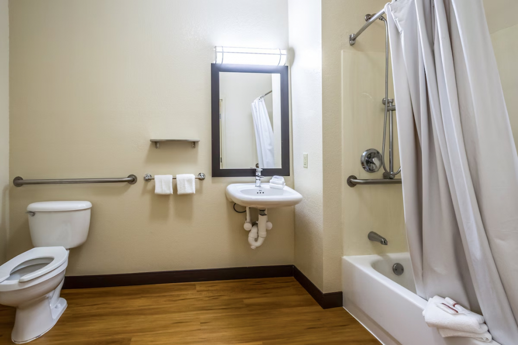Bathroom 4, Red Roof PLUS+ Raleigh Downtown – NCSU/Conv Center, Wake
