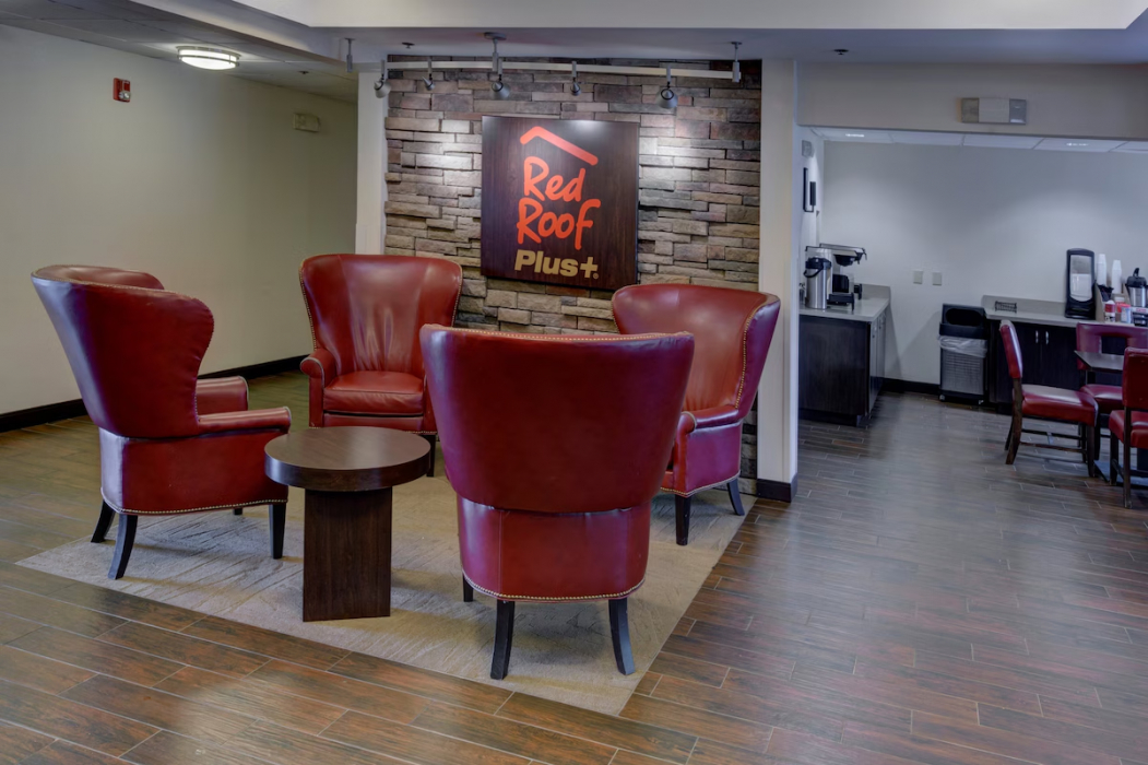 Food & Drinks 5, Red Roof PLUS+ Raleigh Downtown – NCSU/Conv Center, Wake