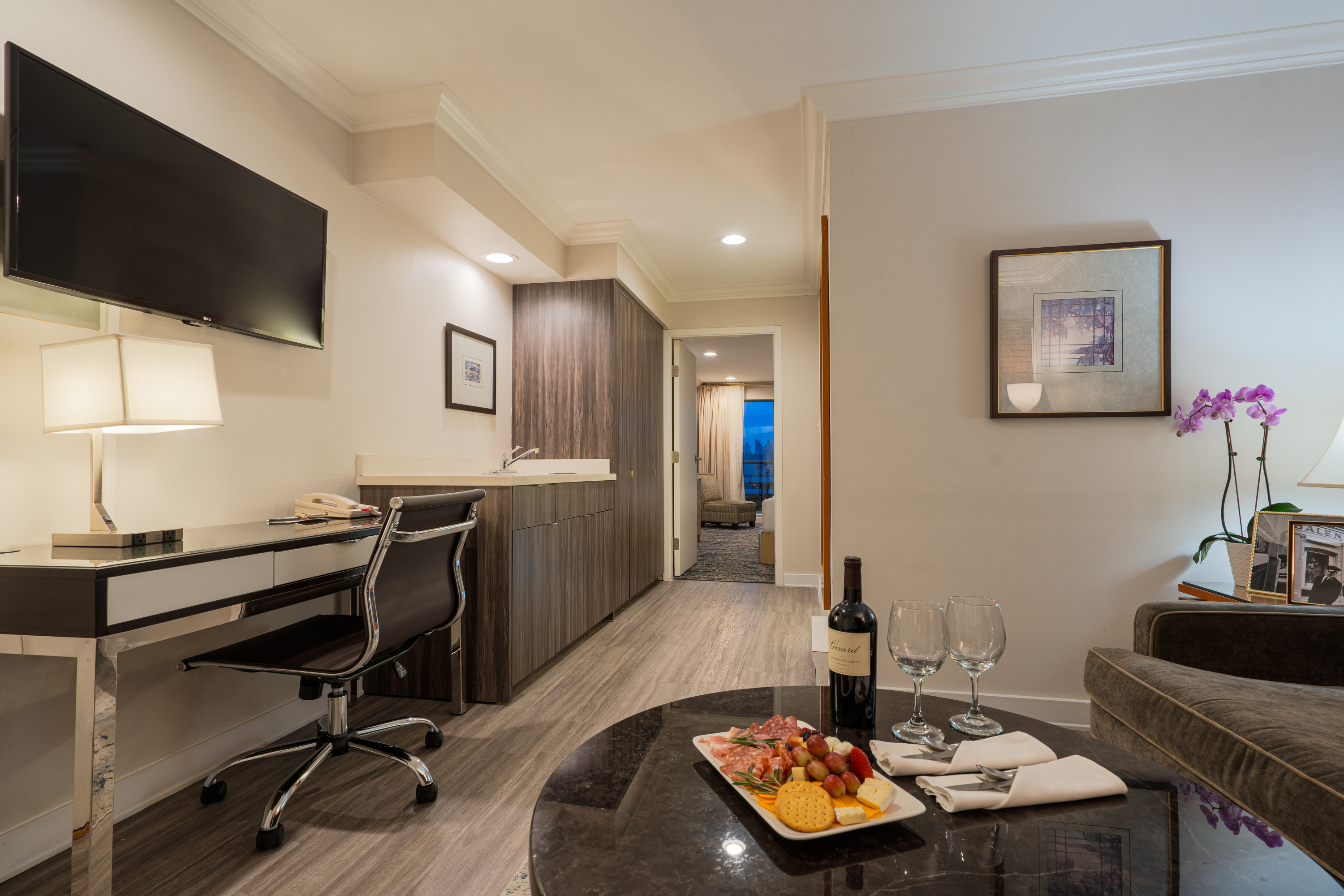 Others 5, Executive Suites Hotel Metro Vancouver Burnaby, Greater Vancouver