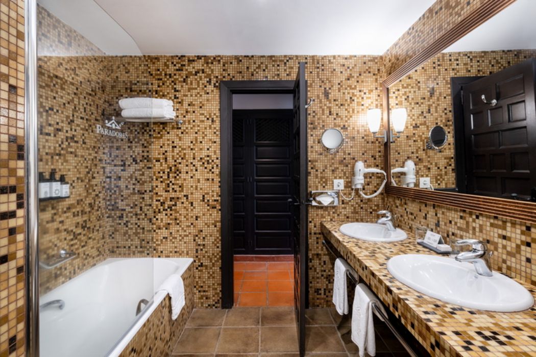 Bathroom 5, Parador de Trujillo, Cáceres