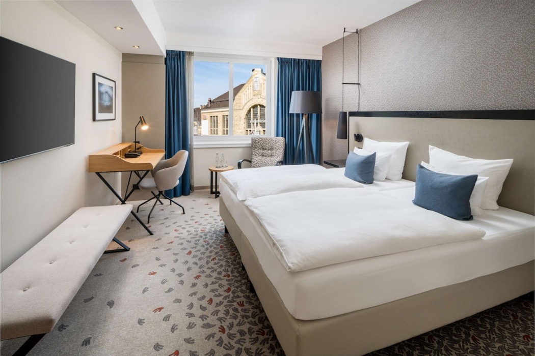 Bedroom 2, Steigenberger Hotel Bielefelder Hof, Bielefeld