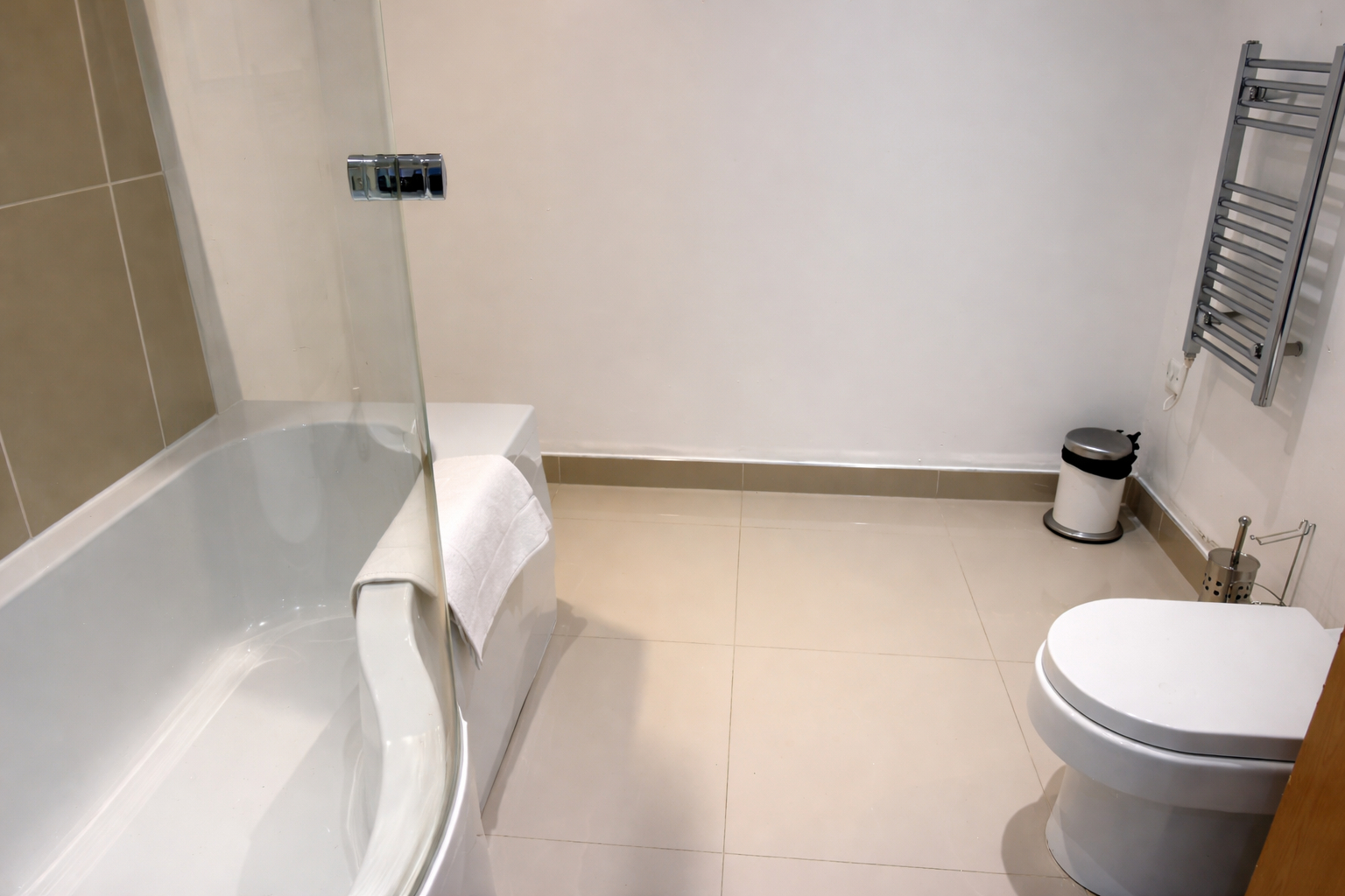 Bathroom 2, Duckworth Apartments | Lytham St. Annes, Lancashire