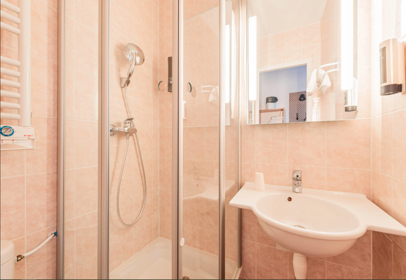 Bathroom, B&B HOTEL Strasbourg Airport, Bas-Rhin