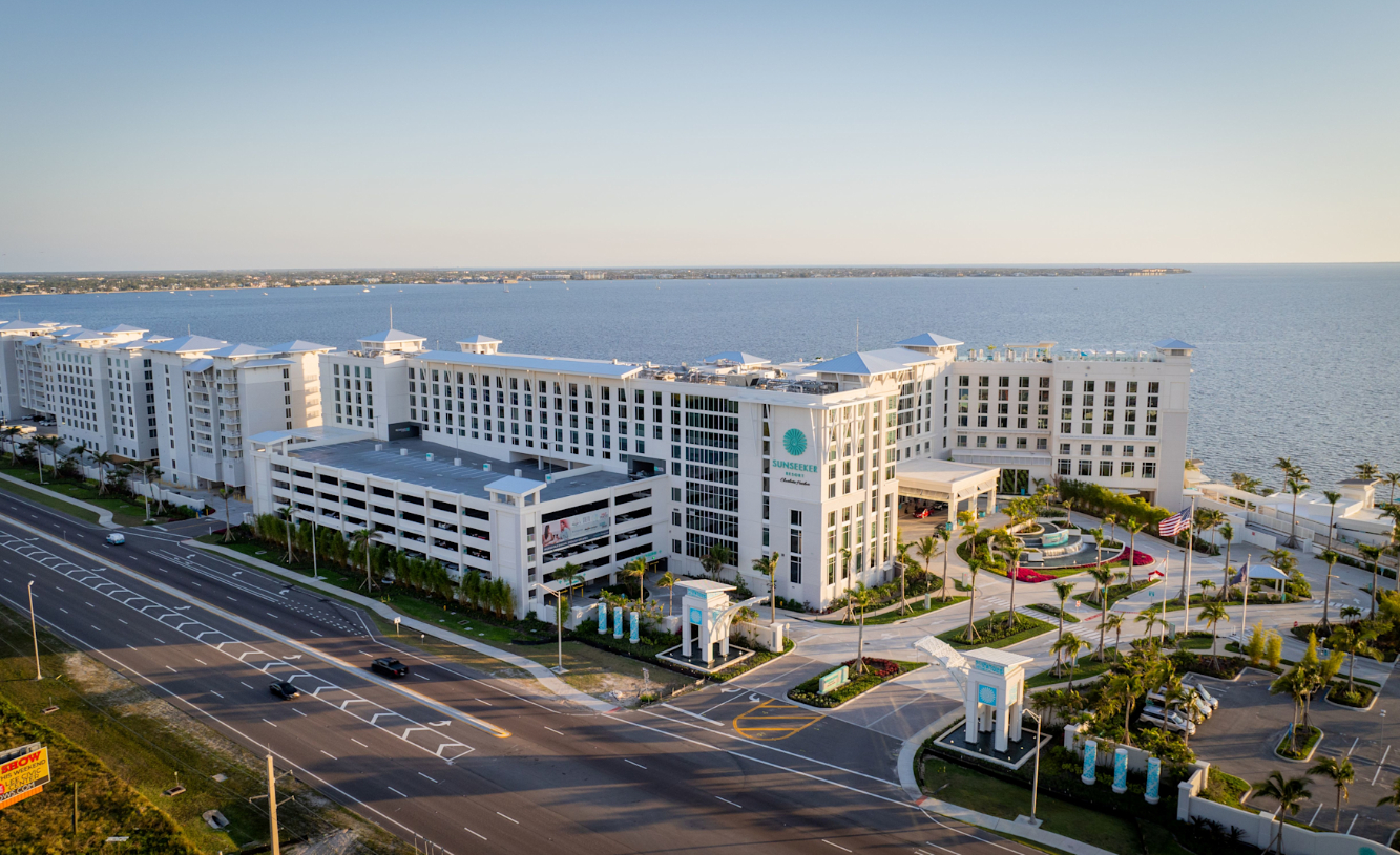 Exterior view 2, Sunsuites Villas At Sunseeker Resort, Curio By Hilton, Charlotte