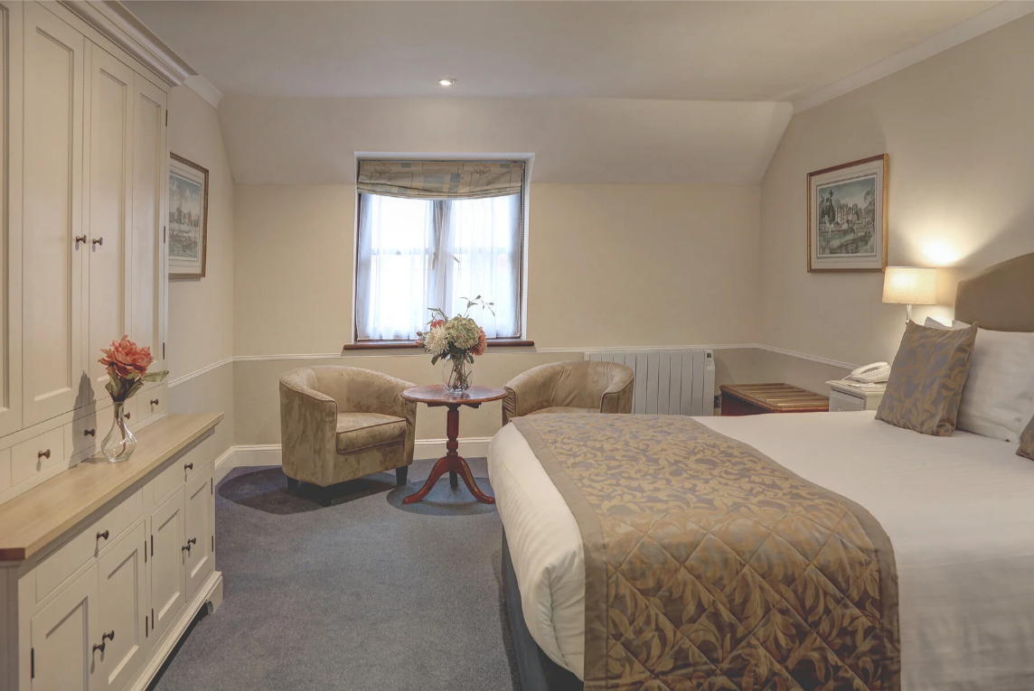 Bedroom 4, The Tollgate Hotel, West Sussex