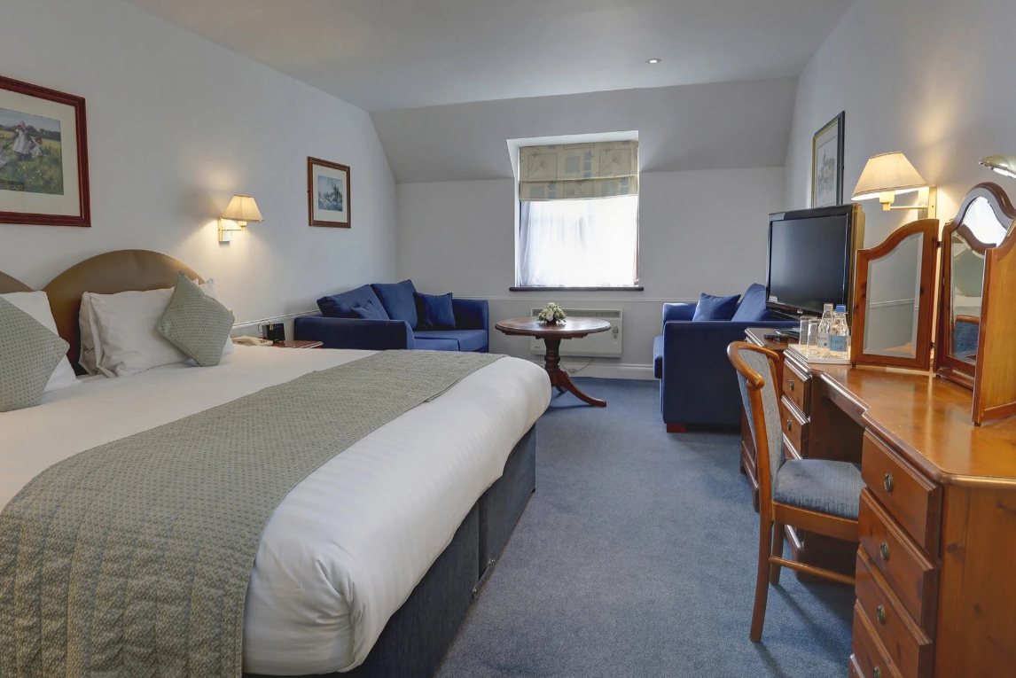 Bedroom 3, The Tollgate Hotel, West Sussex