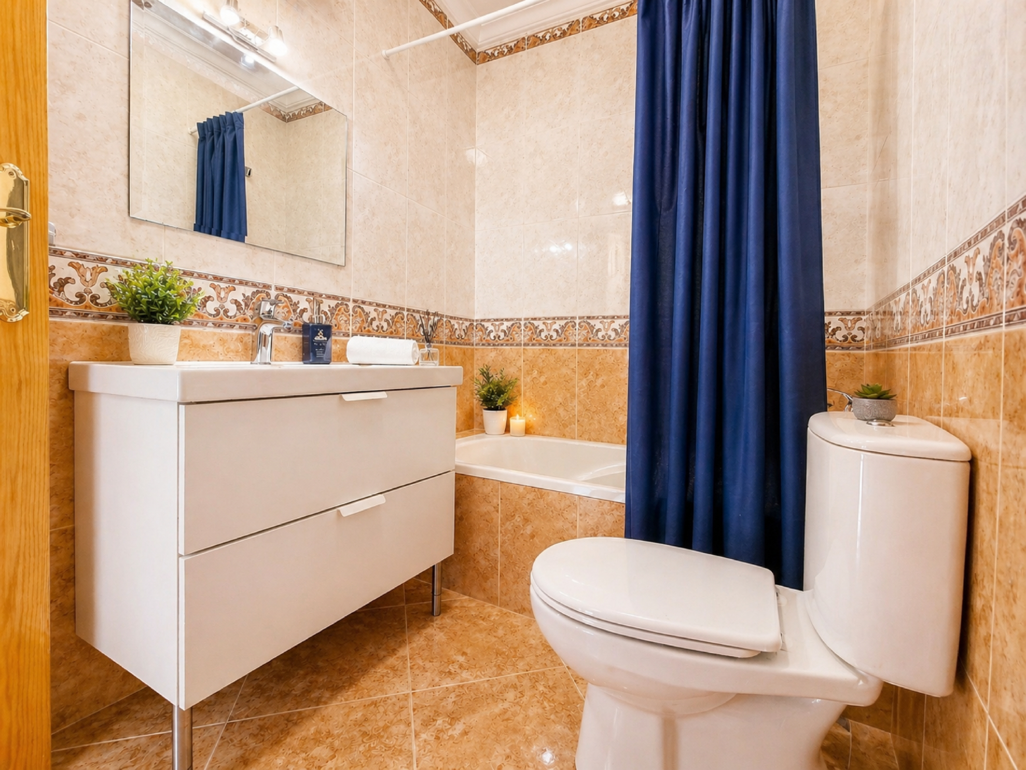 Bathroom 3, Beachfront Bungalow In La Mata, Torrevieja, Alicante