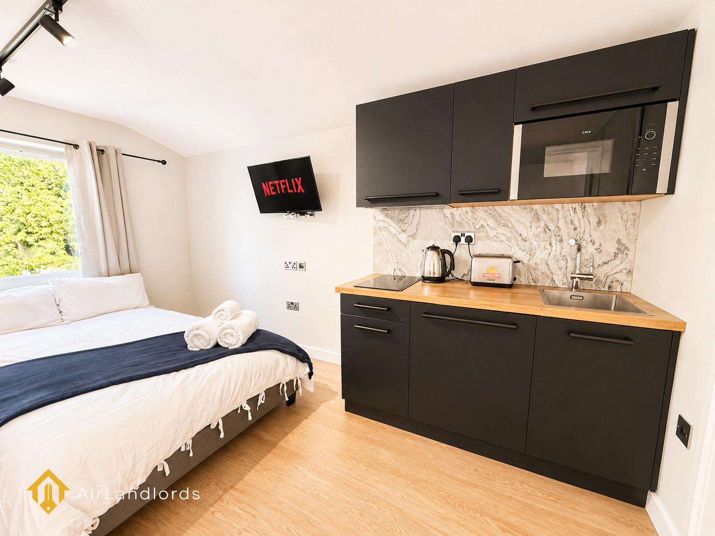 Others 4, Exceptional Studio in the Heart of Hounslow!, London