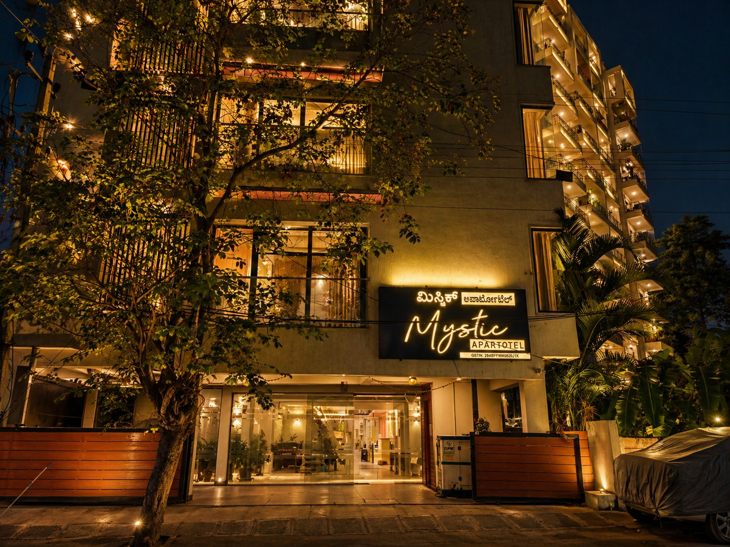 Exterior & Views