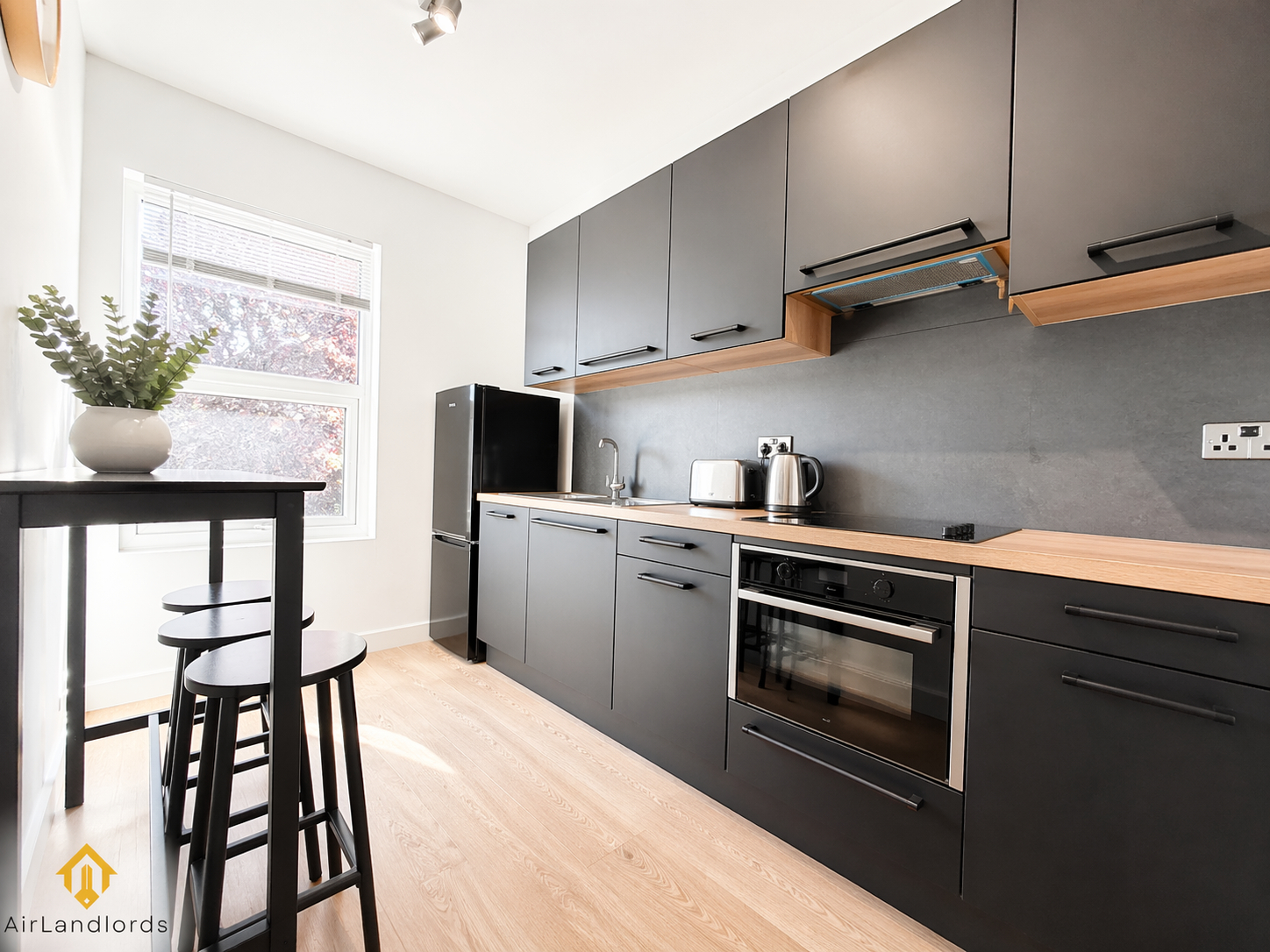 Others 4, Exclusive 1 Bedroom Flat in the Heart of Hounslow!, London