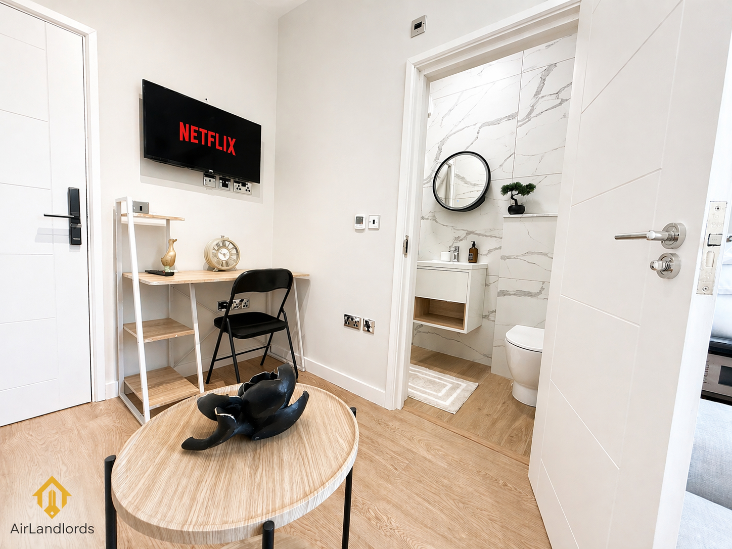 Others 2, Exclusive 1 Bedroom Flat in the Heart of Hounslow!, London