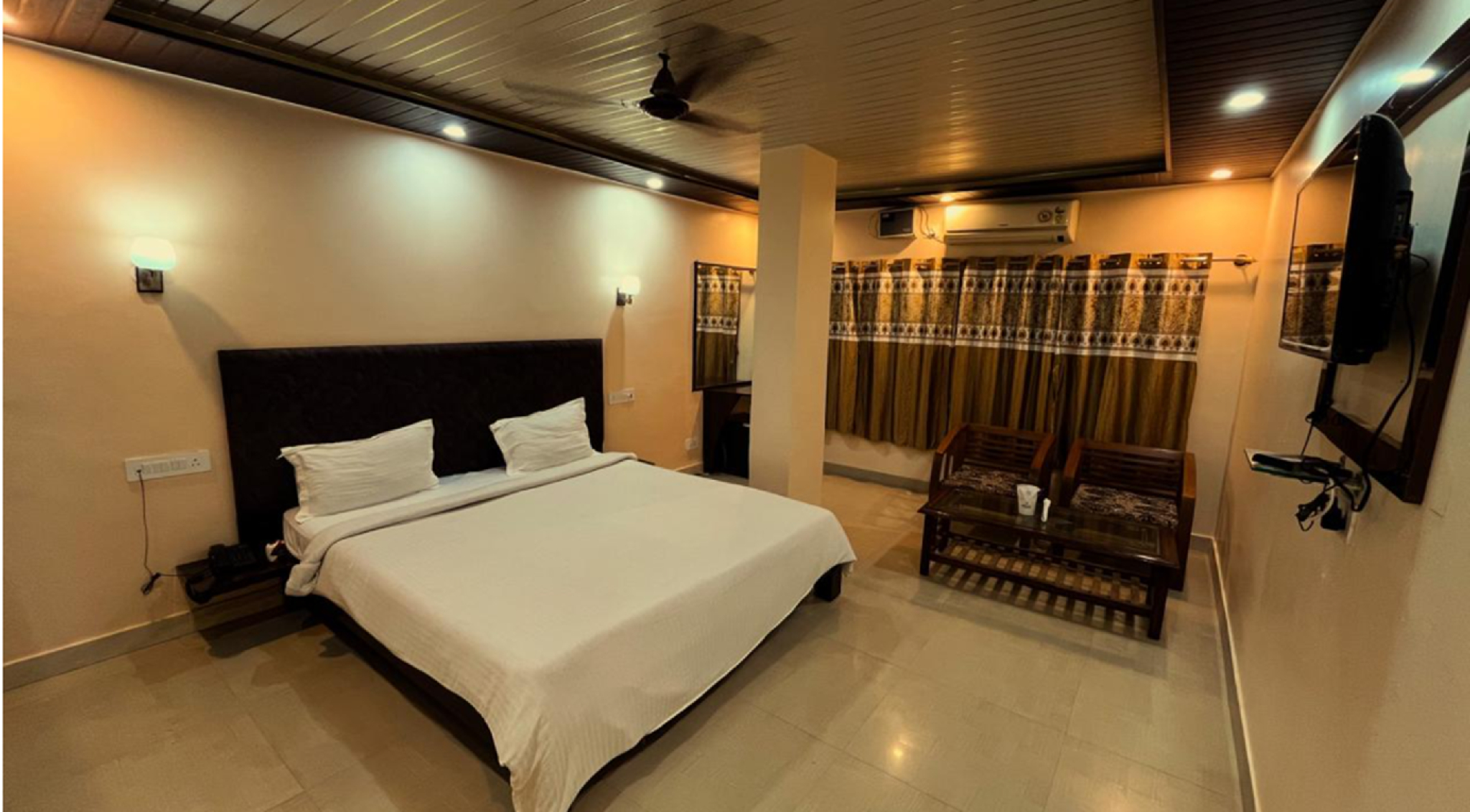 Bedroom 3, Hotel Kishan Vilas, Pashchim Champaran
