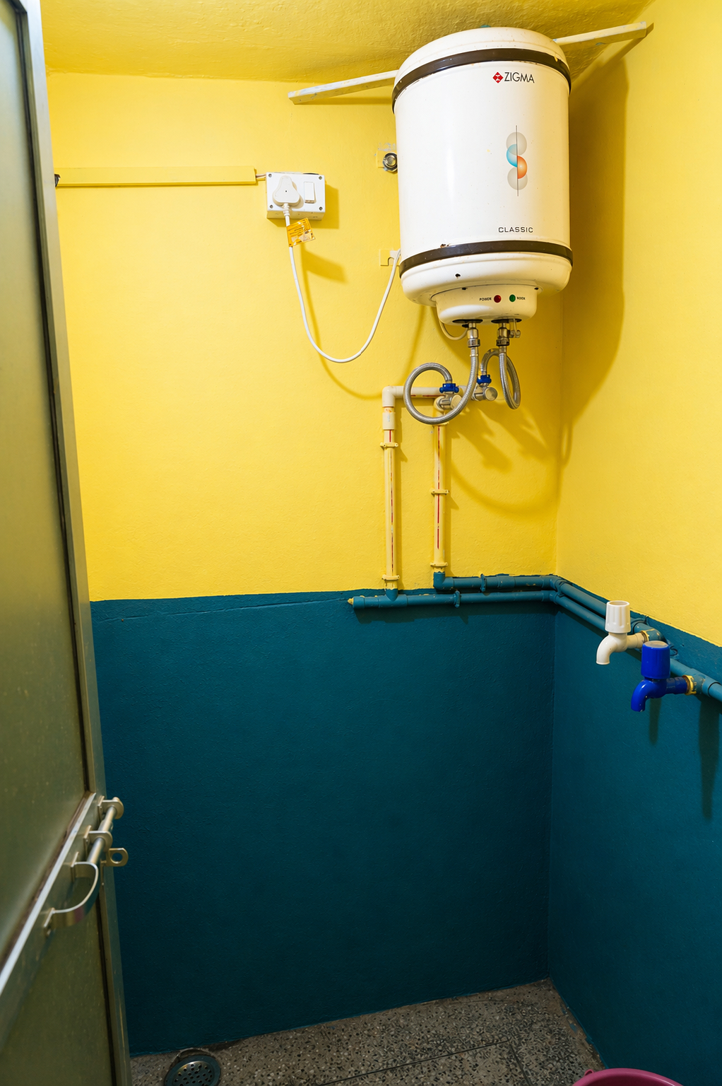 Bathroom 3, Sri Viswanatham Guest House, Varanasi