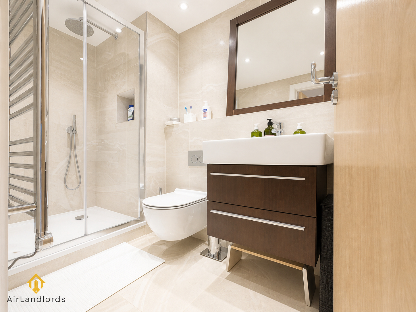 Bathroom 5, Exclusive 2 bedroom Flat near Kew Bridge Station, London