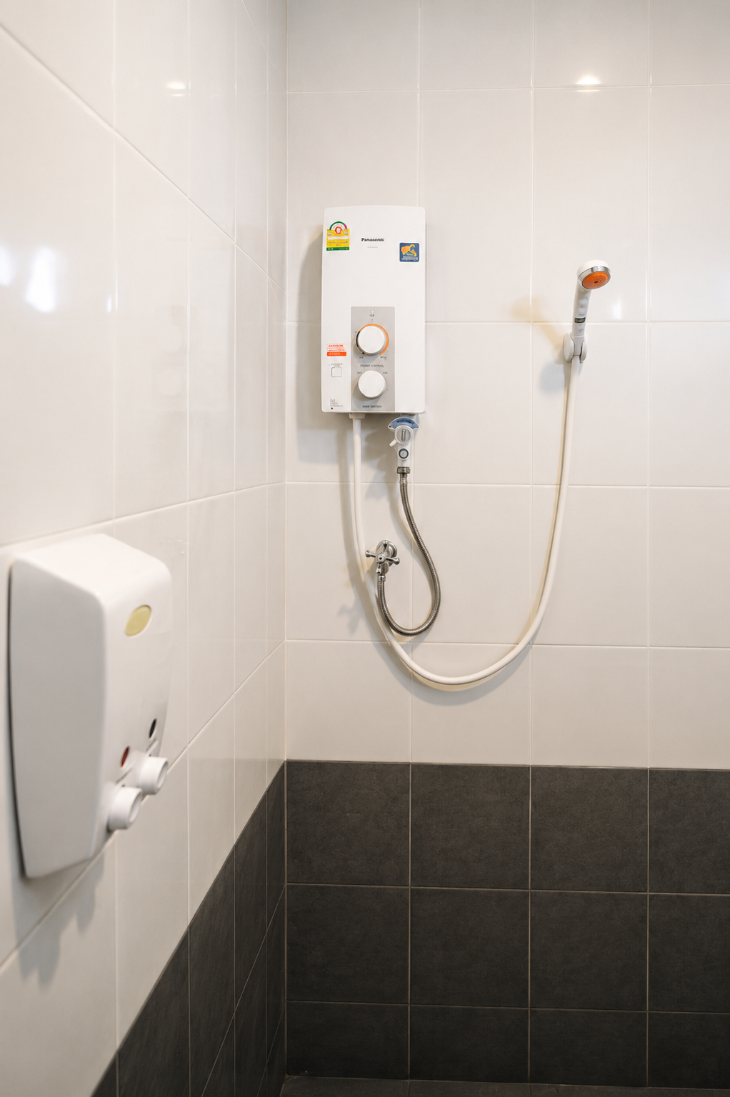 Bathroom 4, The Glasshouse Place, Muang Trang