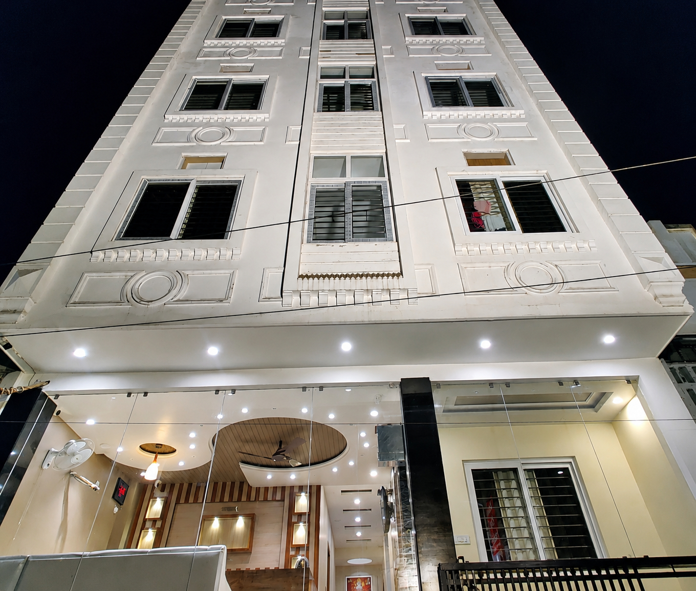 Exterior & Views