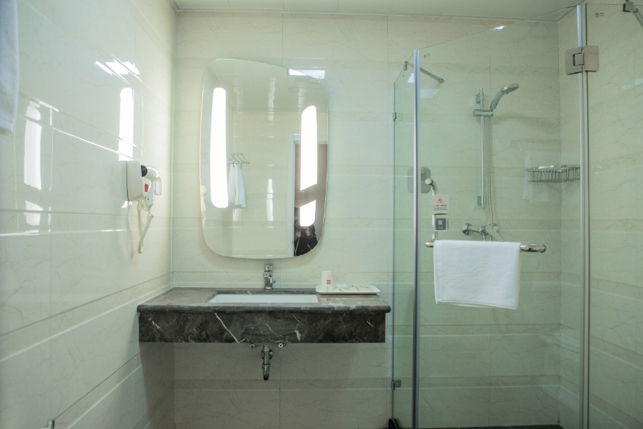 Bathroom 4, ibis Xinzhou Qiyi Road Hotel, Xinzhou