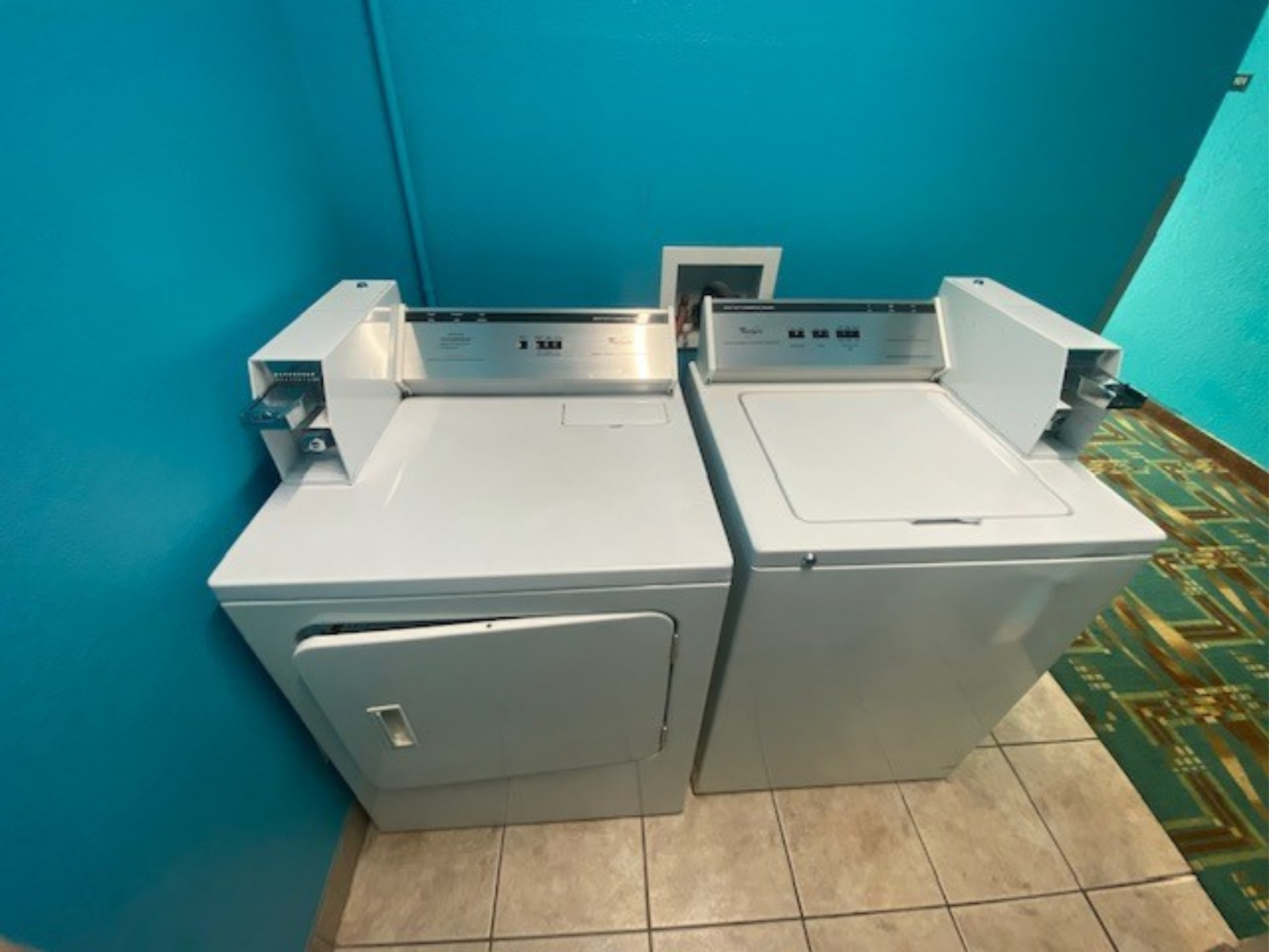Bathroom 5, TROPICANA INN & SUITES, Dallas
