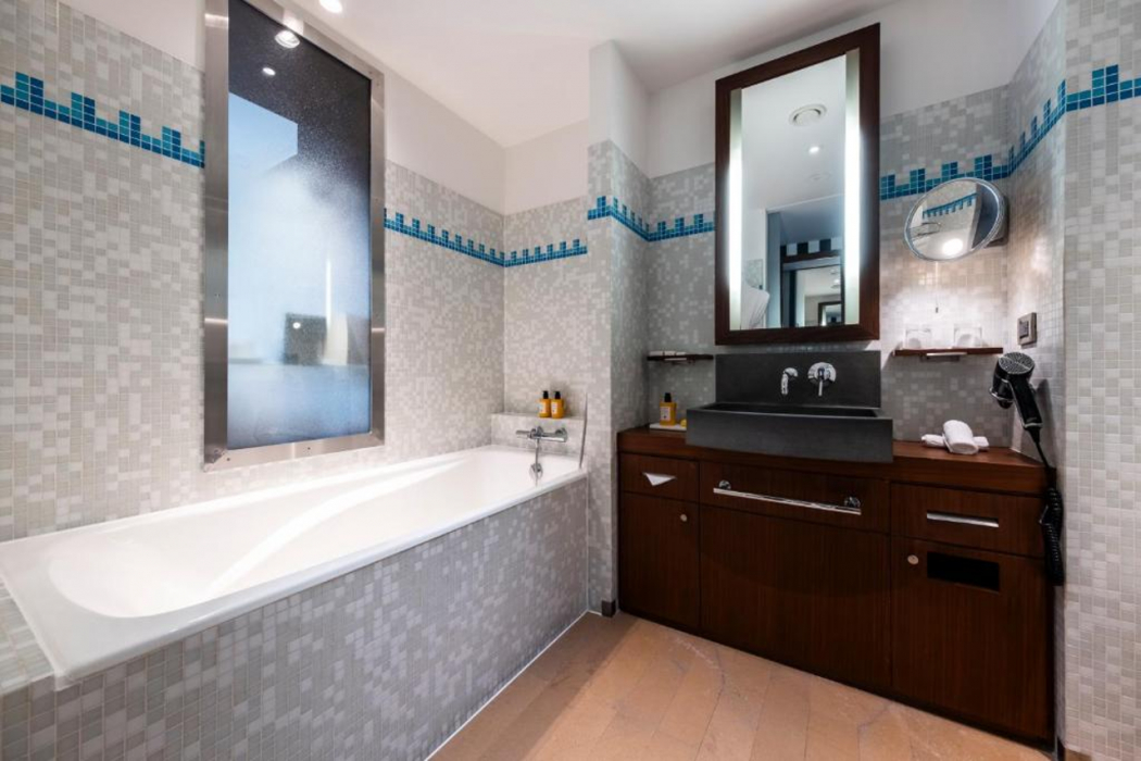 Bathroom 4, Grand Hotel Champs Elysees, Paris