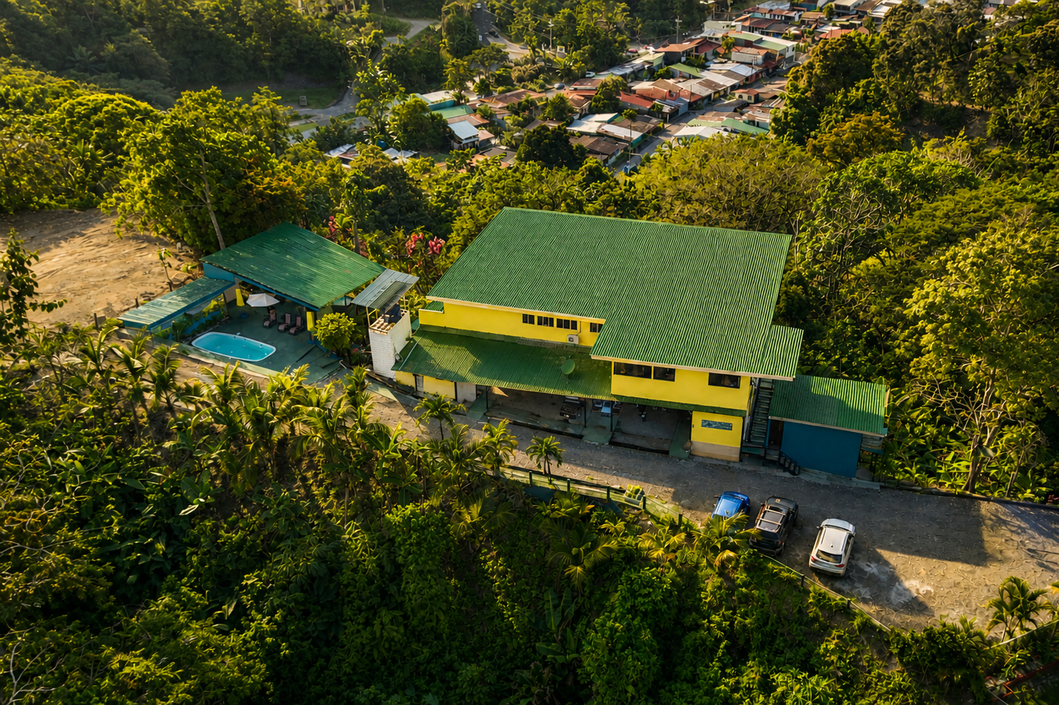 Exterior & Views