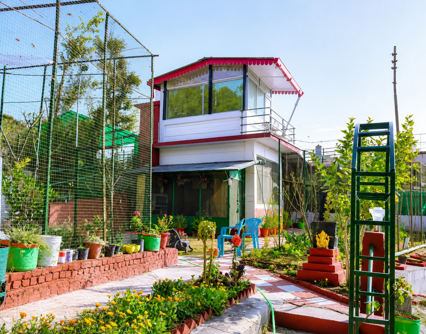 Exterior & Views