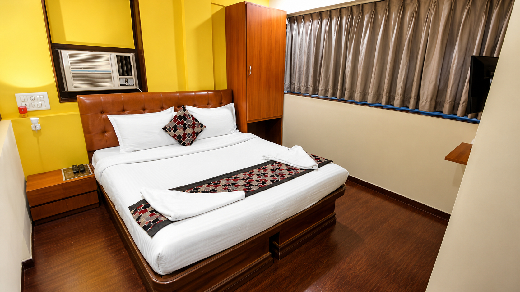 Others 5, Hotel Jayshree, Mumbai Suburban