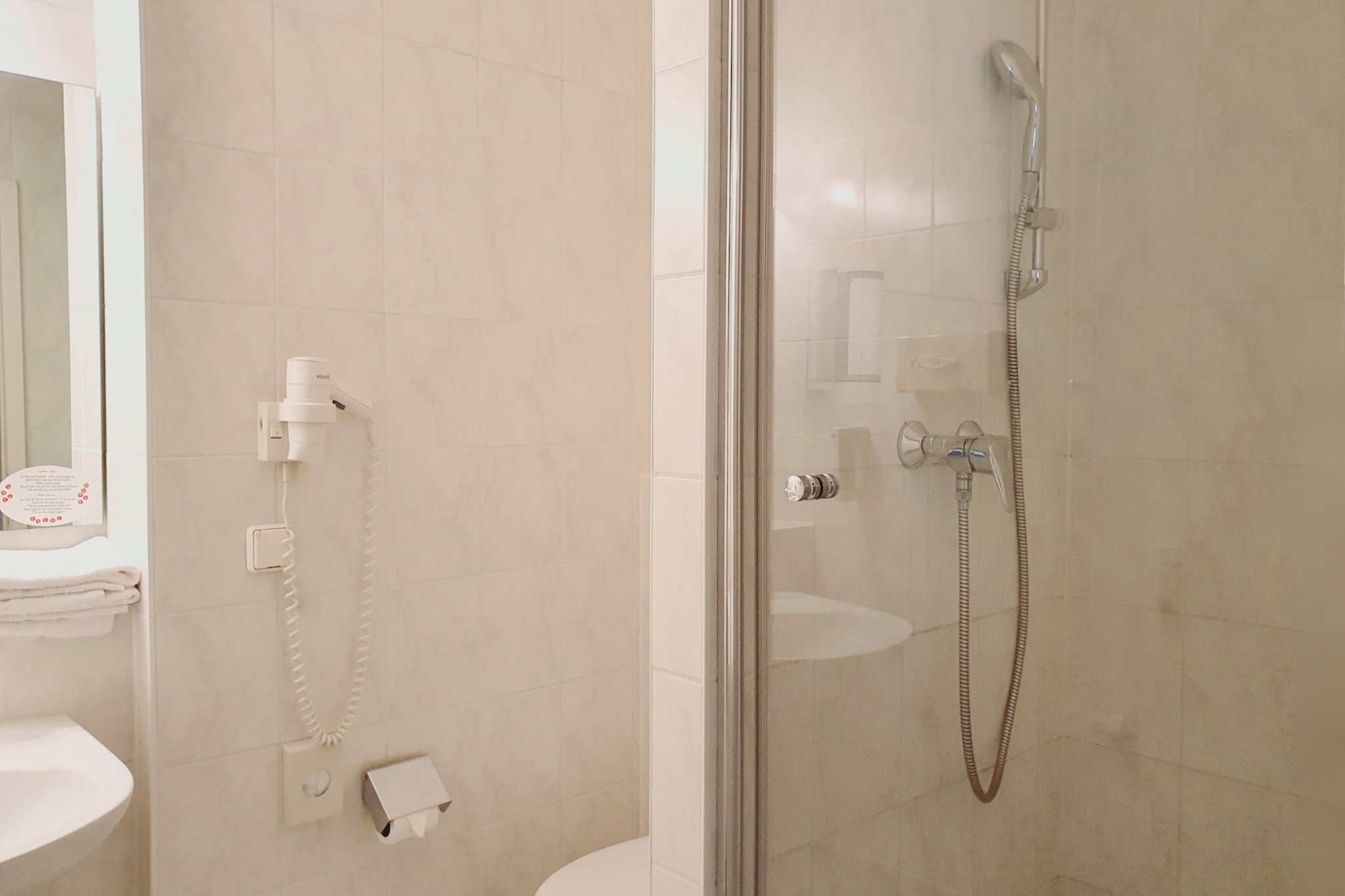 Bathroom 5, Good Morning + Berlin City East, Berlin