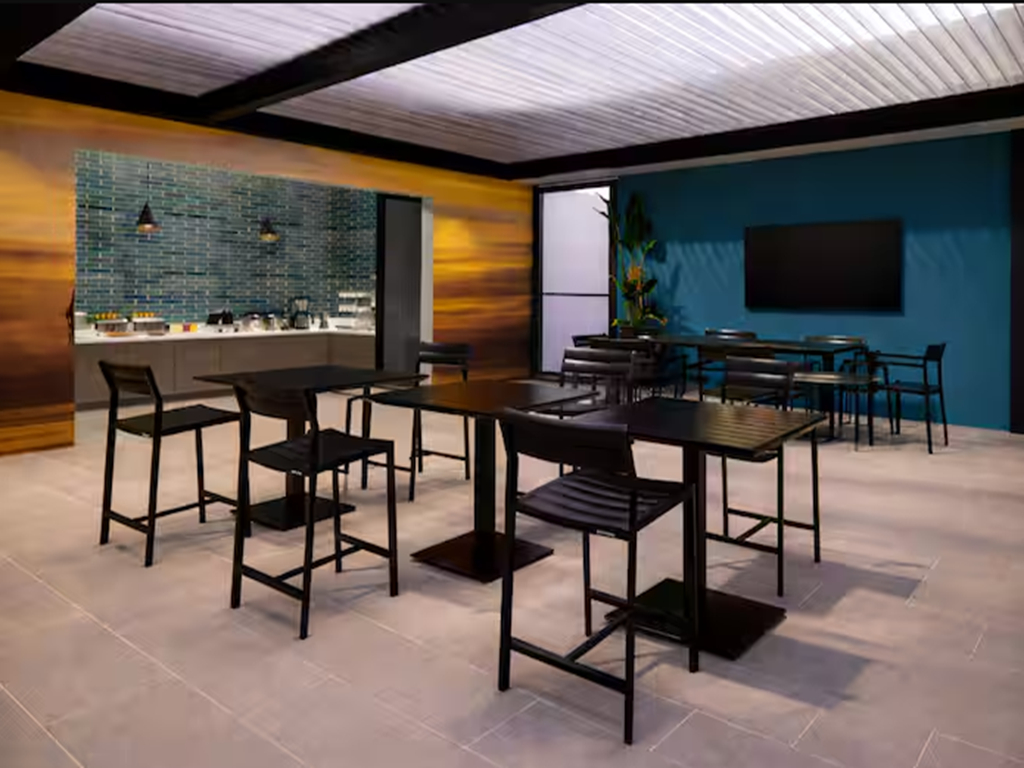 Others 5, Spark by Hilton Akron Fairlawn, Summit