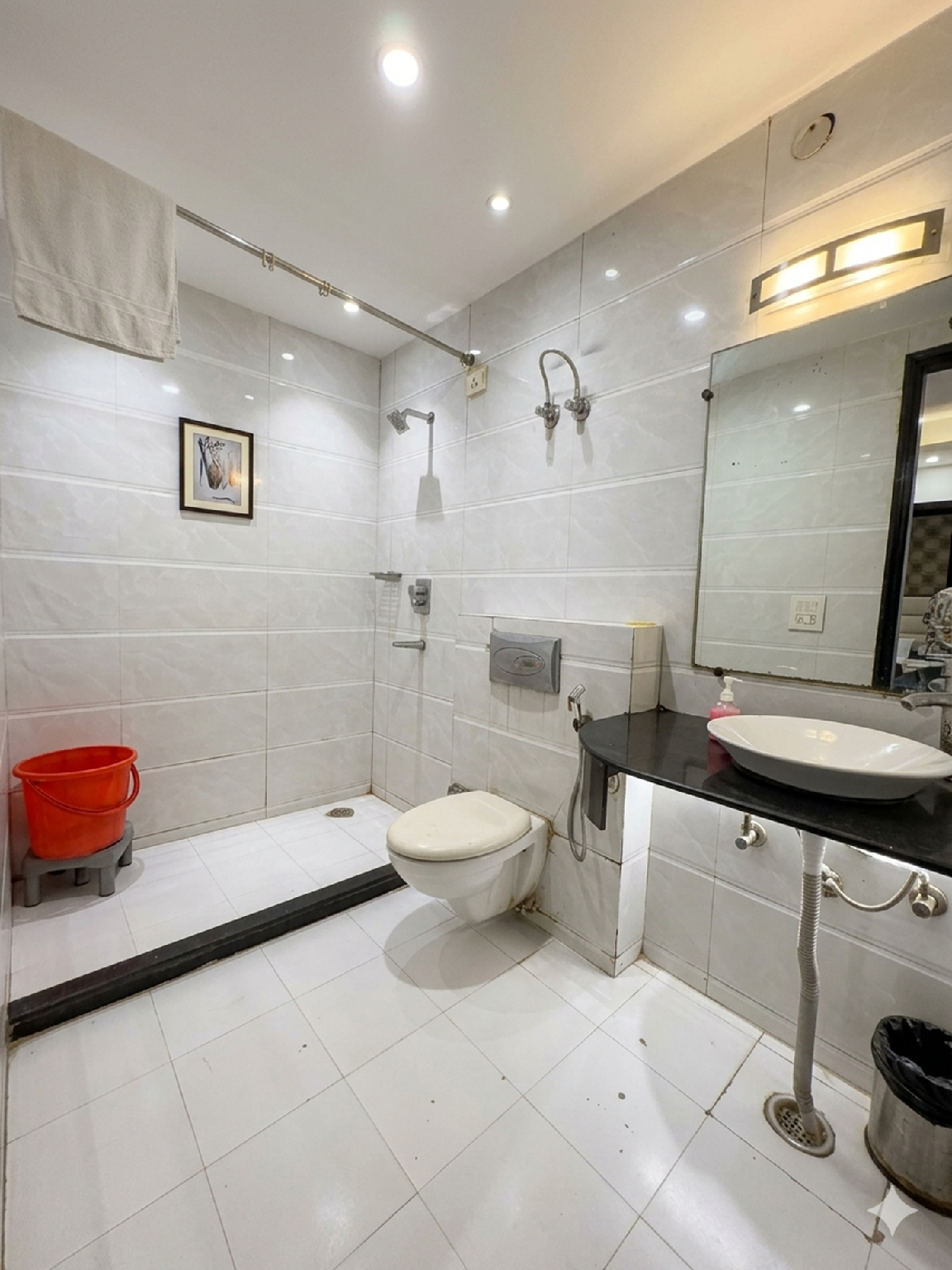 Bathroom 3, HOTEL RAJPATH RESIDENCY, Gautam Buddha Nagar