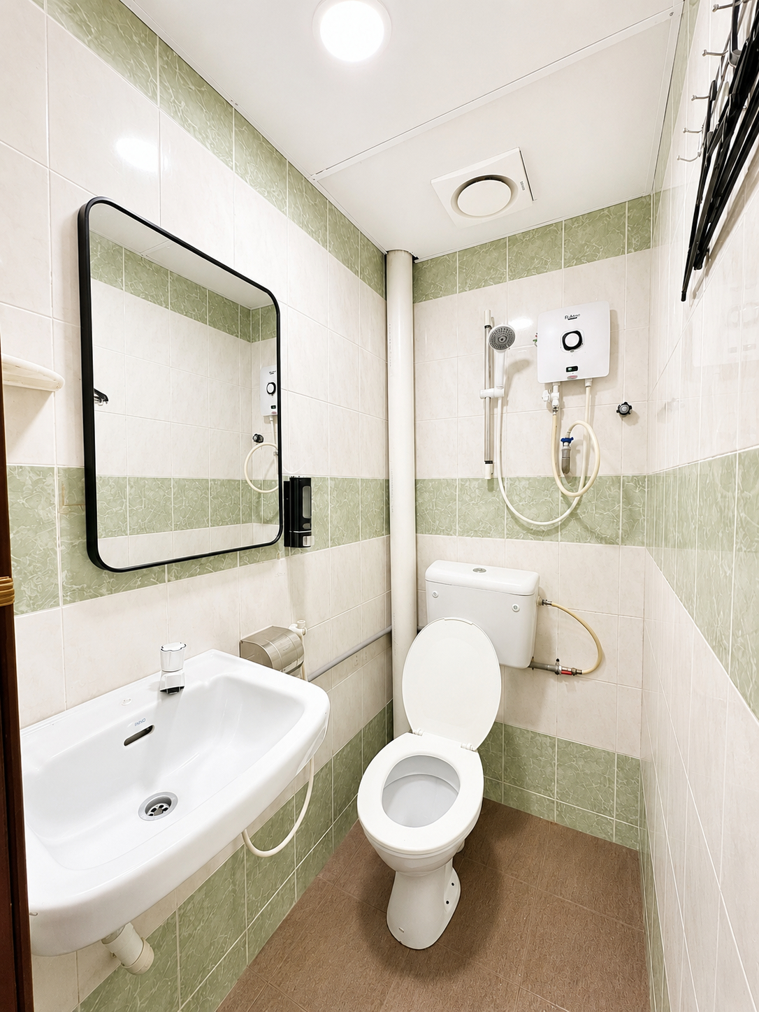 Bathroom 4, Sun Inns Skudai, Johor Bahru