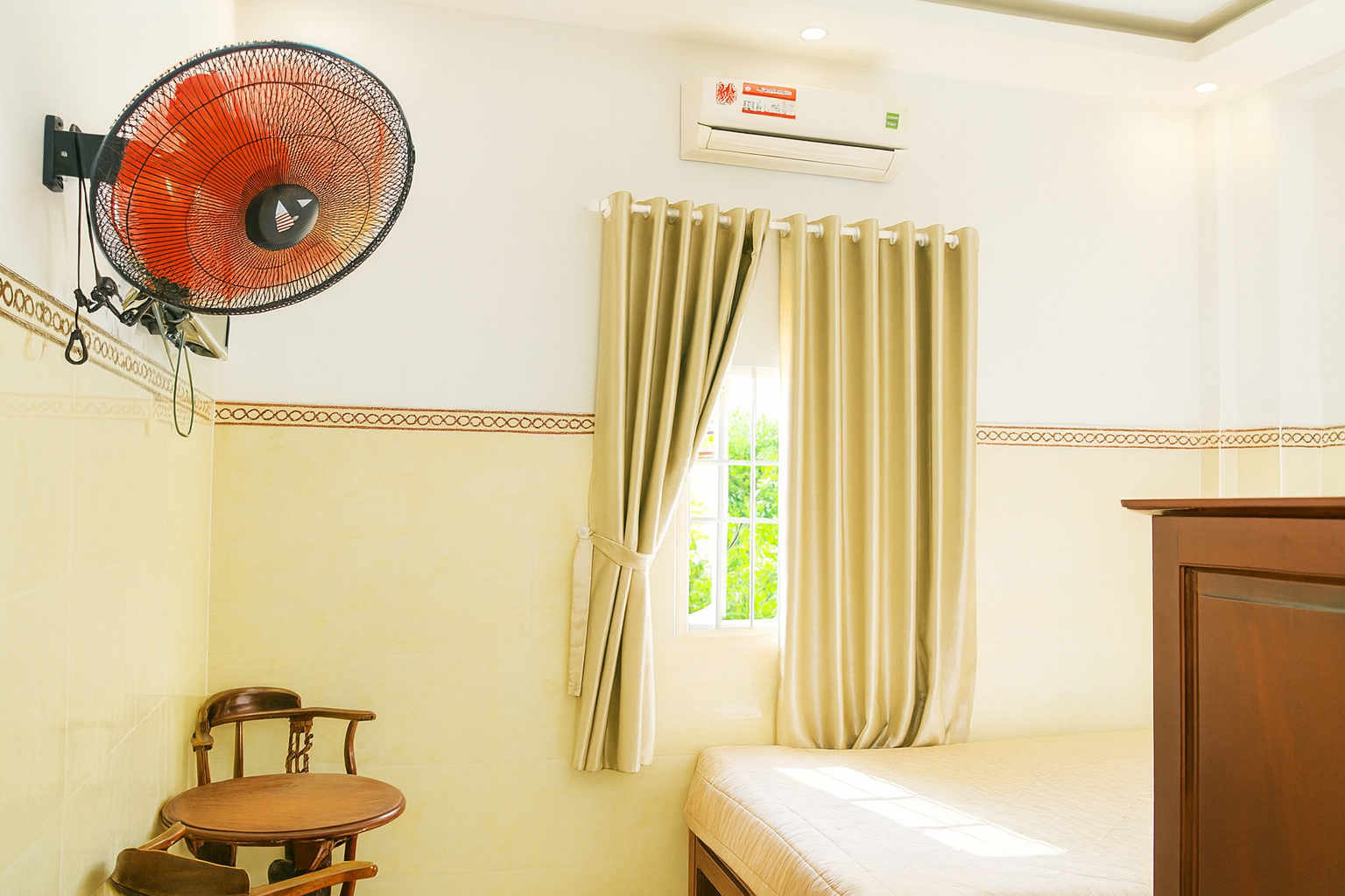 Bedroom 5, Phung Kim Thao Hotel Long An, Cần Giuộc