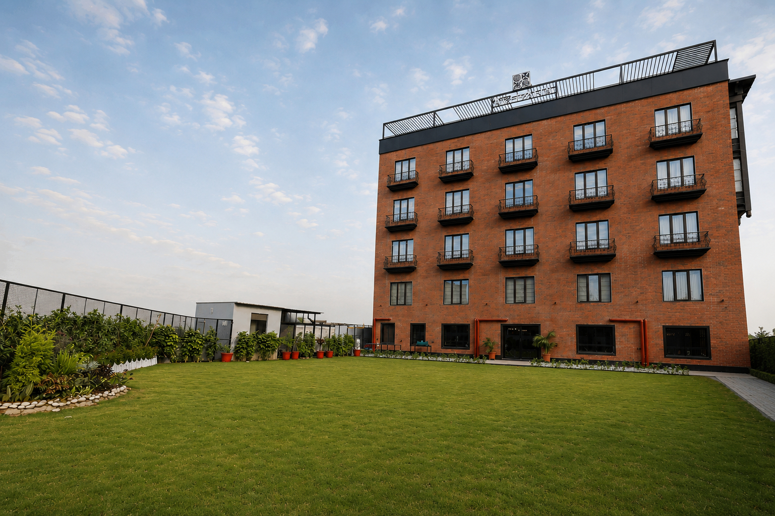 Playground 4, Akhyana Hotel Near Unitech Cyber Park, Gurgaon