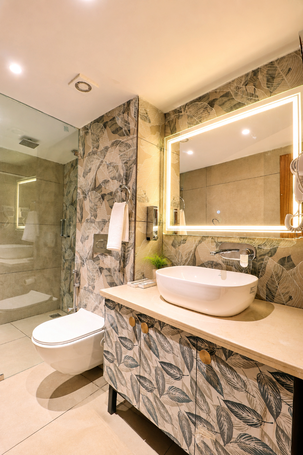Bathroom 3, Green Vegetarian Hotel & Restaurant, Dehradun