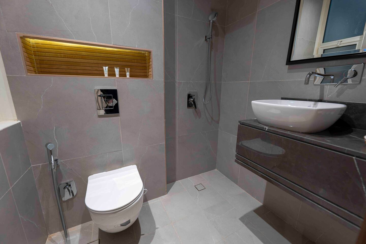 3, Spacious Al Wadi Home with Free Parking, Riyadh