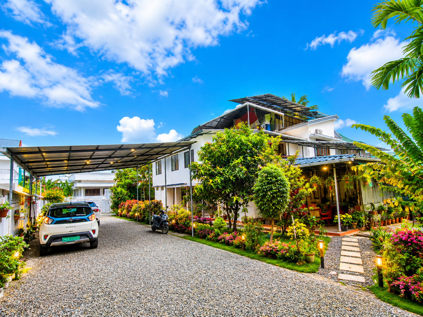 Exterior & Views