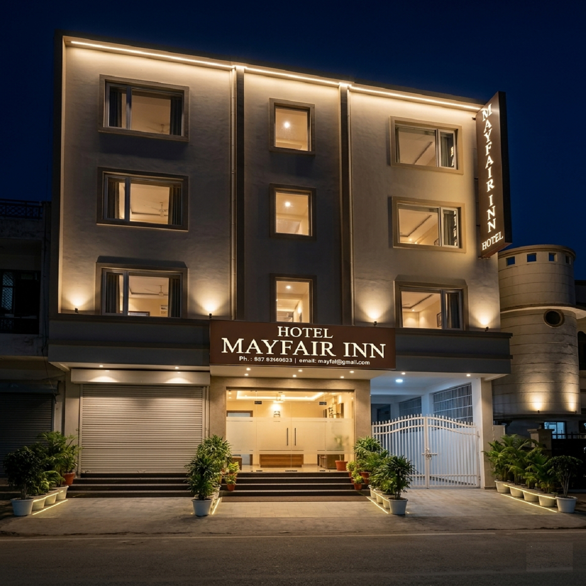 Others 3, Mayfair Hotel, Kanpur Nagar