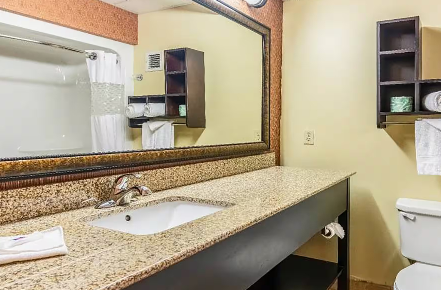 Bathroom, Motel 6 Conway, Faulkner
