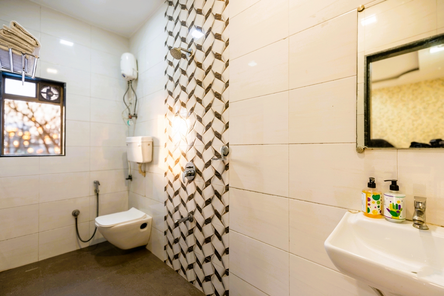 Bathroom 3, Hotel Ashyana, Mumbai City