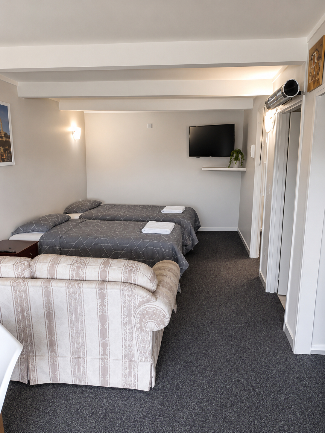 Bedroom 4, The Cave Motel, Horowhenua