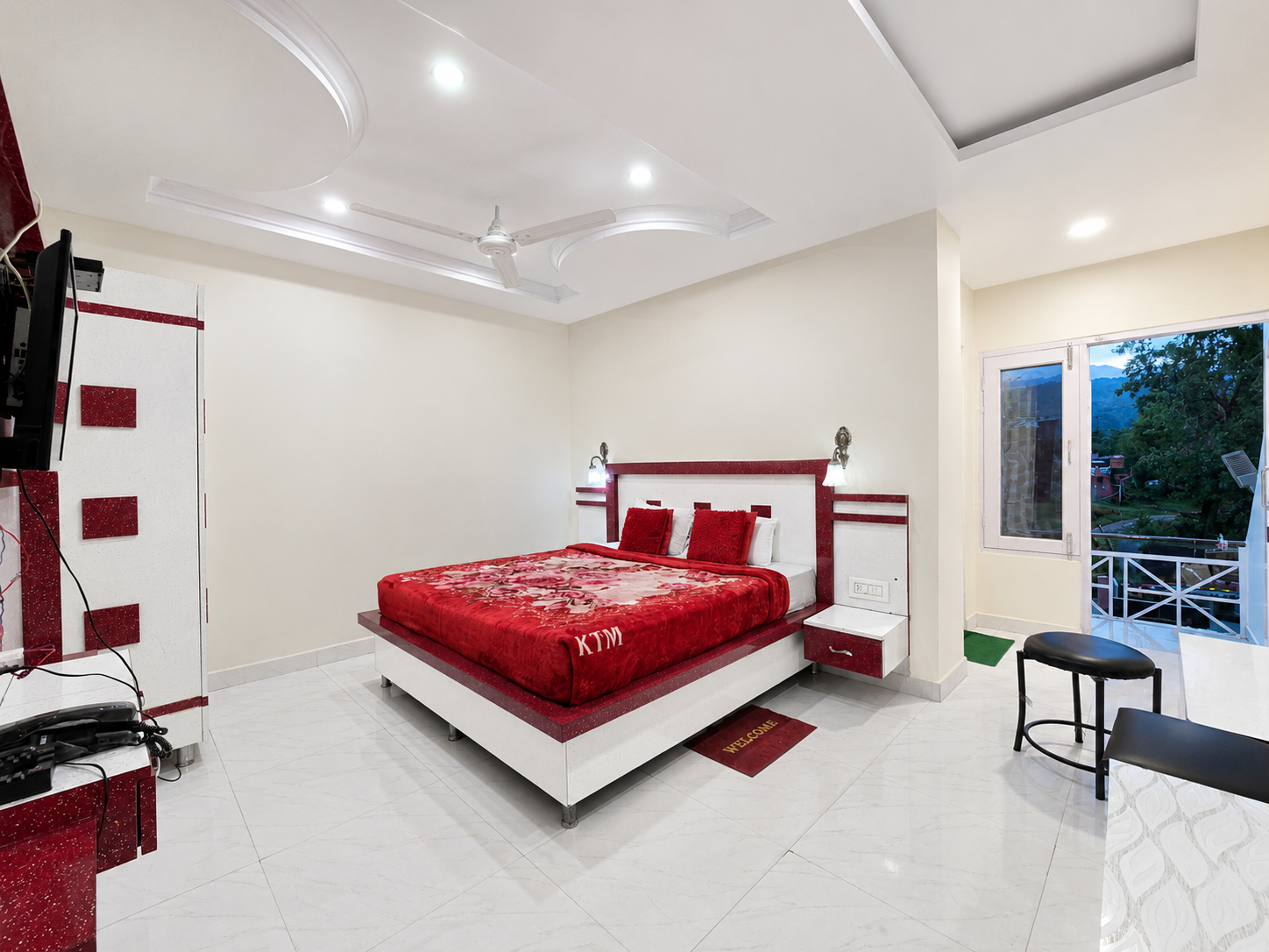 Bedroom 2, Osho Hotel, Restaurant & Banquet, Kangra