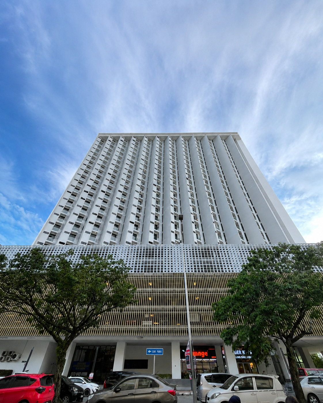 Exterior & Views