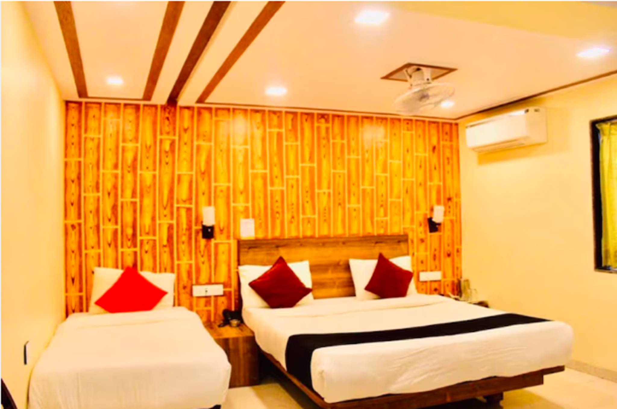 Bedroom 2, Hotel Matoshree Executive, Satara