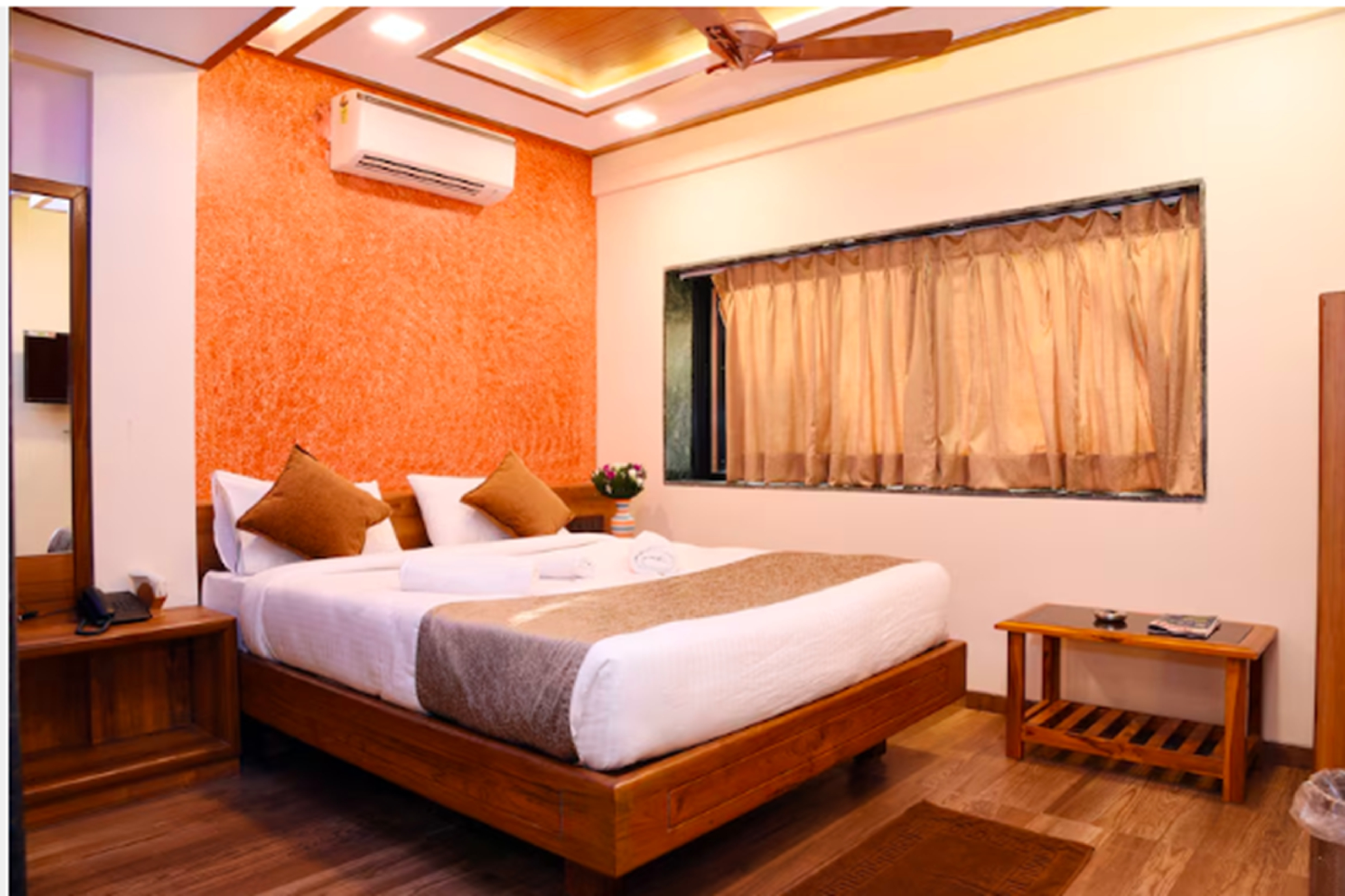 Bedroom 4, Hotel Matoshree Executive, Satara