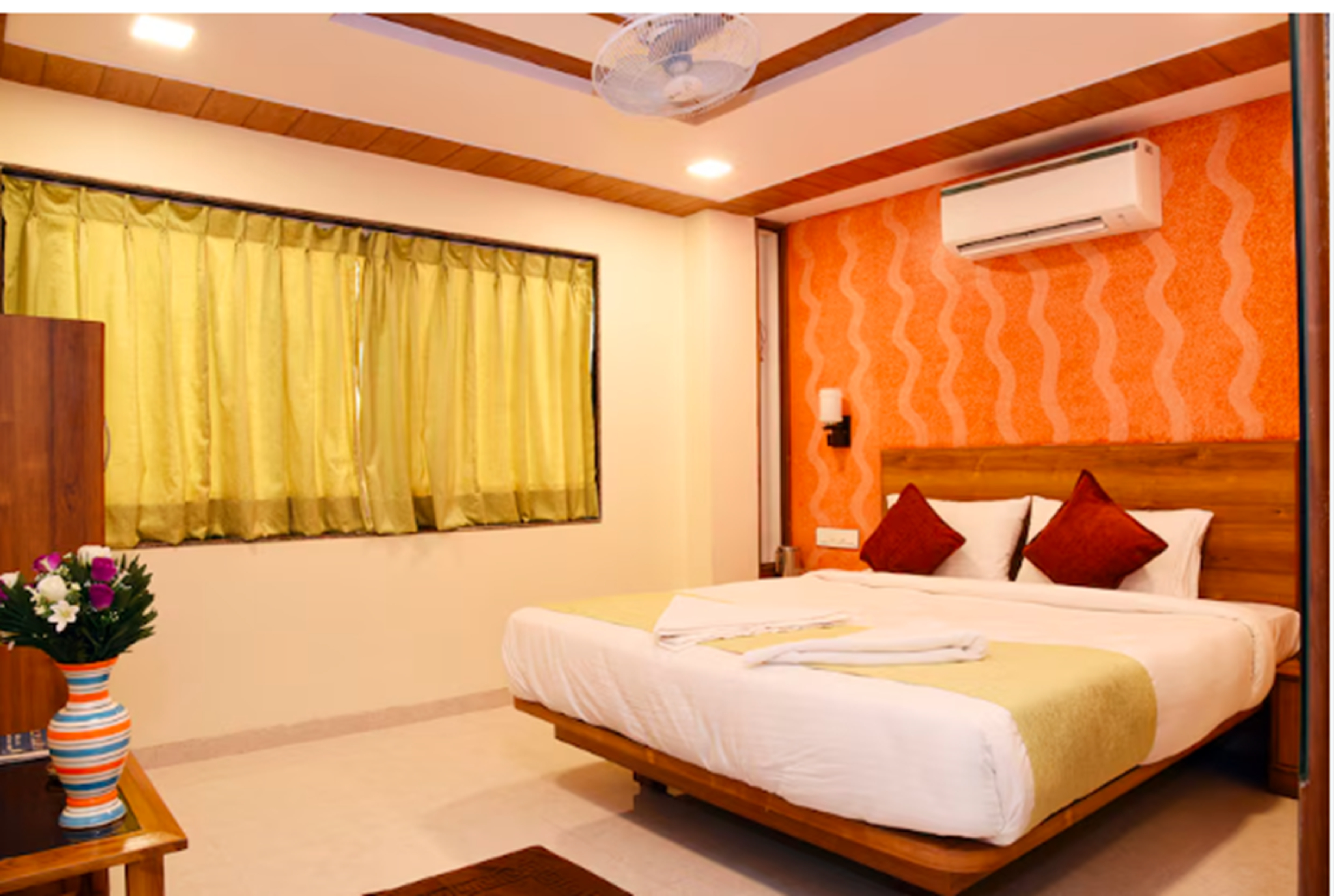 Bedroom 5, Hotel Matoshree Executive, Satara