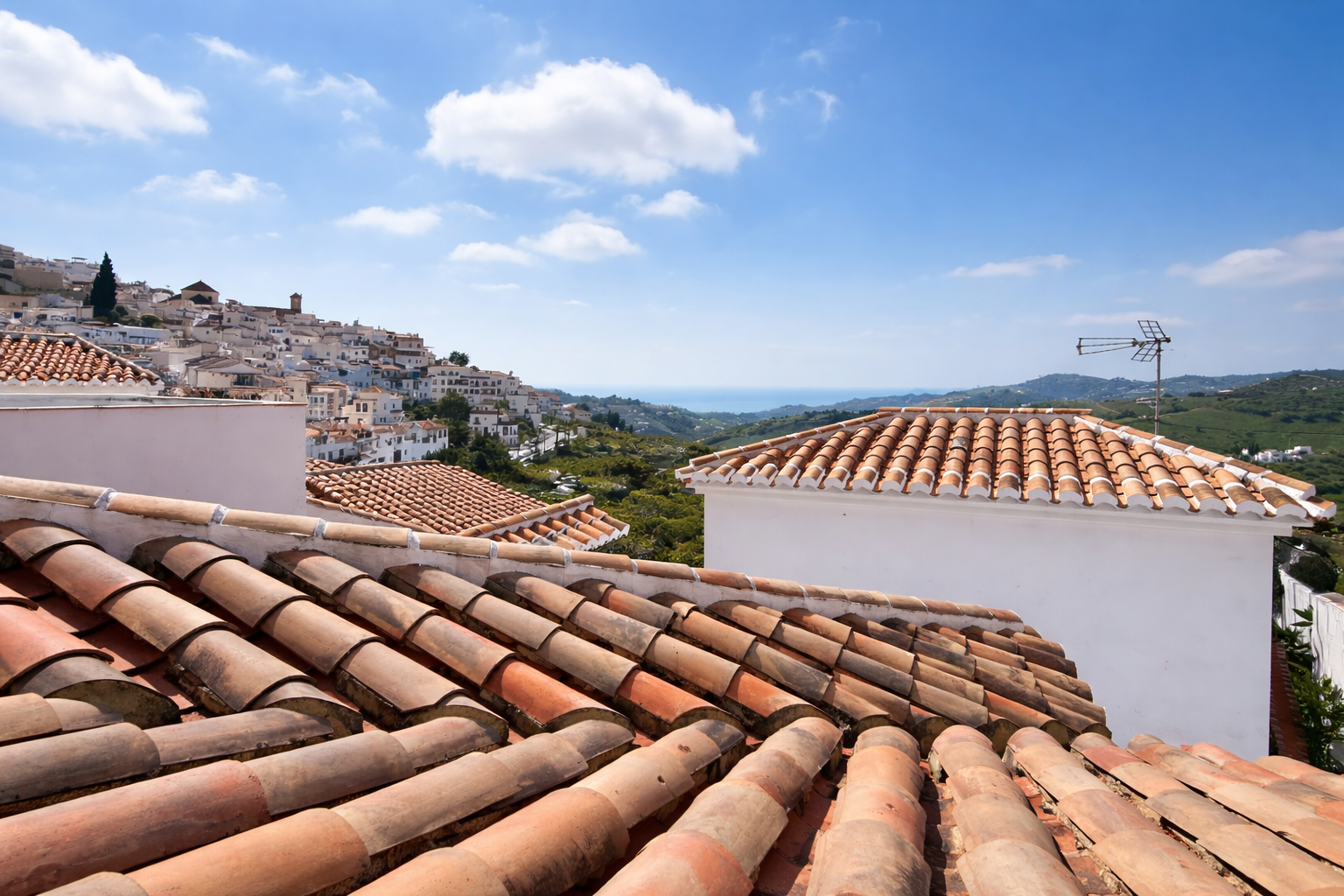 Others 4, Charming 3-Bedroom Apartment in Scenic Frigiliana, Málaga